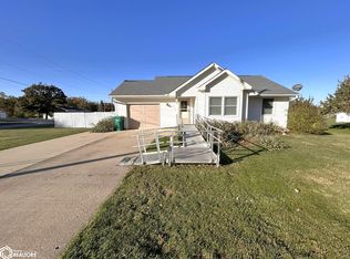 201 Gregory Ln, Bloomfield, IA 52537