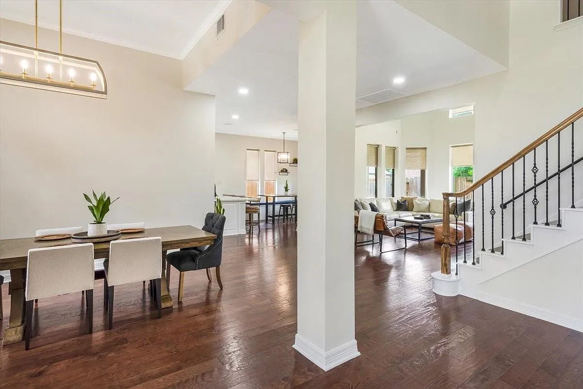 4 bed, 3.5 bath, 3605 sqft, $4,300 — Photo 4