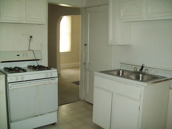 5th image of 3912 Oakpark Pl