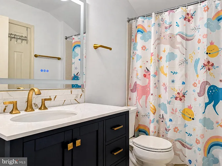 72 Harvard Cir — Photo 24