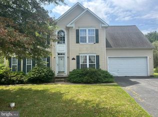 18 Sir Barton Ct, Newark, DE 19702