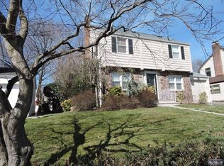 577 Clarendon Ct, River Edge, NJ 07661