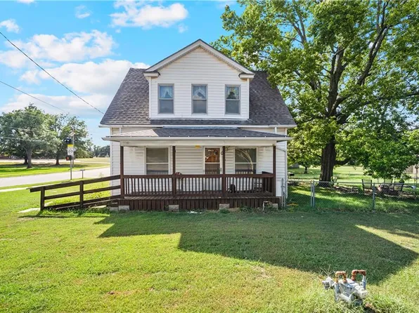 2201 N 10th St, Independence, KS 67301