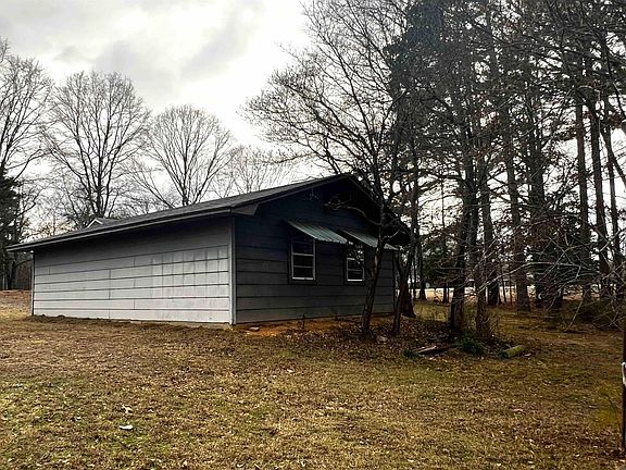 4th image of 80 Pinecrest Cir