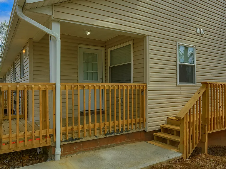 153 Kathleen Dr #1 — Photo 3