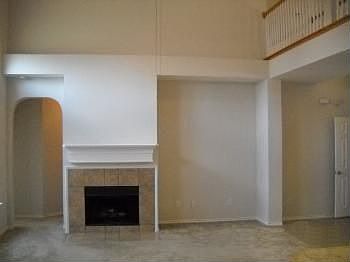 2nd image of 812 Mulberry Ln