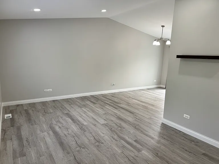 2616 Metropolitan Ave — Photo 8