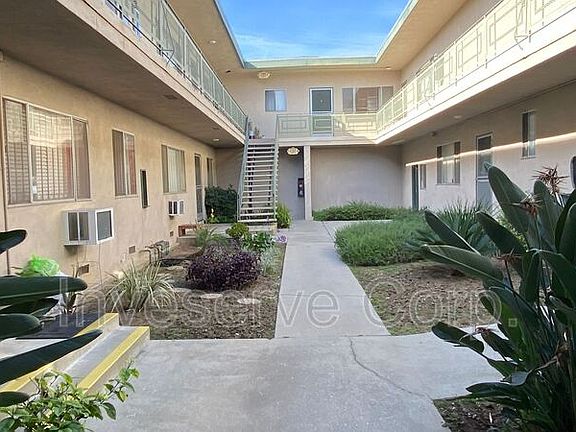 2nd image of 4053 Marathon St #6