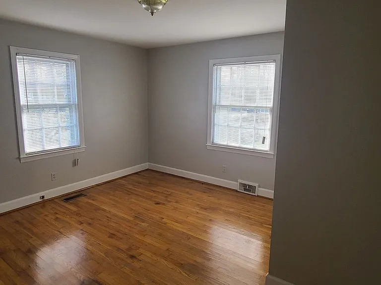 129 S Gordon Dr — Photo 7