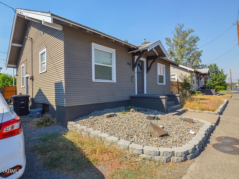 2nd image of 908-912 W Tieton Dr