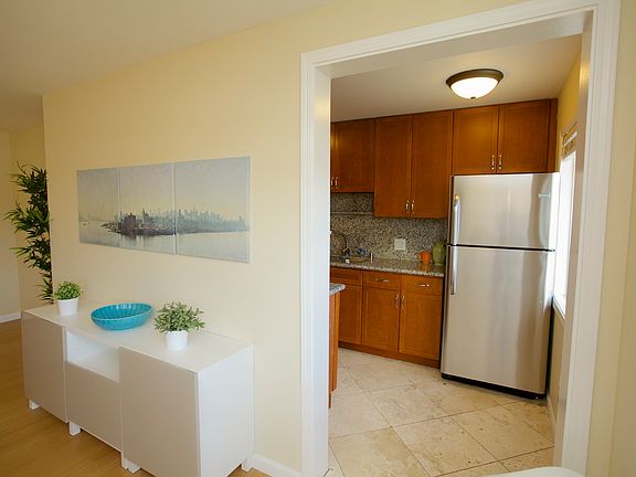 3rd image of 174 Revey Ave APT 02