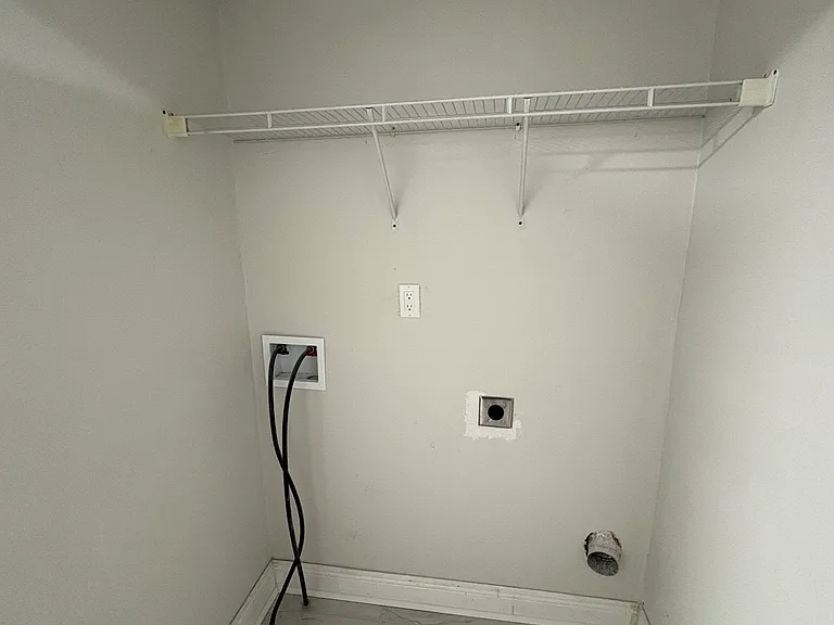 2403 Gresham Dr — Photo 15