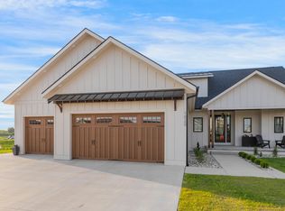 1020 Steamboat Trl, Brookings, SD 57006