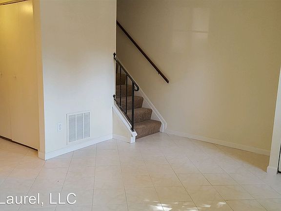 3rd image of 15B Heritage Ct