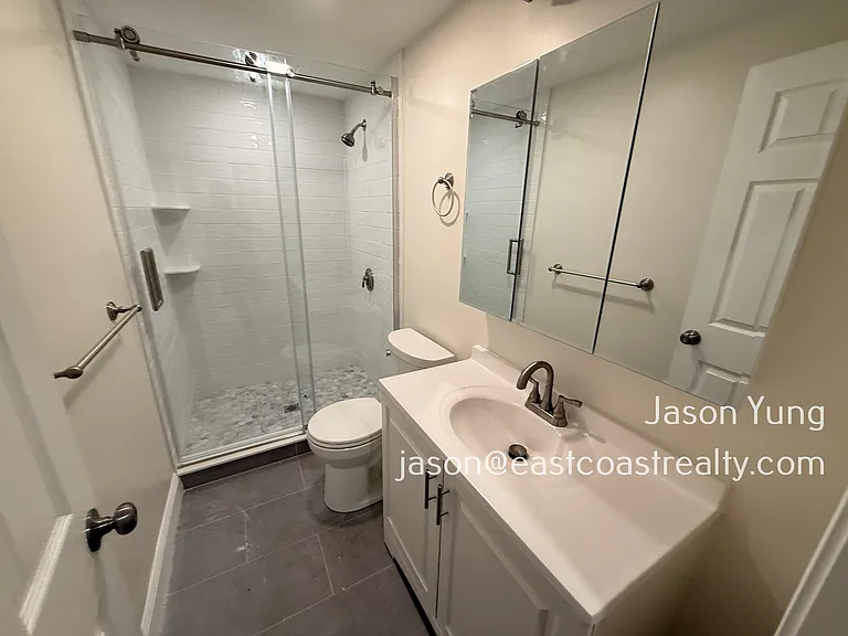25 Queensberry St #12 — Photo 6