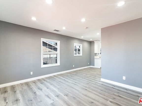 3rd image of 644 W 107th St