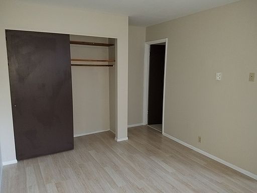 3rd image of 4236 Virginia Ave APT 6