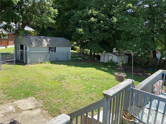3rd image of 9 Cathy Dr