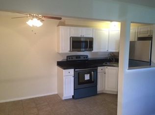 140 Towne House Rd, Hamden, CT 06514