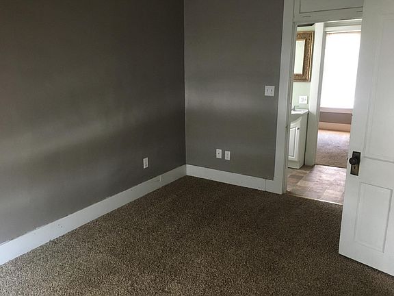 4th image of 402 N 2nd St APT A