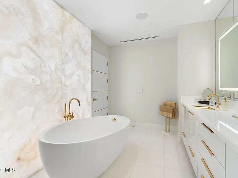 6587 N Palmeraie Blvd #2015 — Photo 119