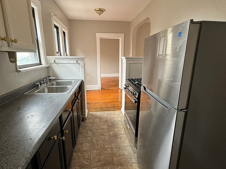 2816 Broadway Ave #K — Photo 10