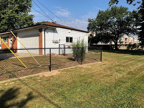 2nd image of 11417 Carrier Ave
