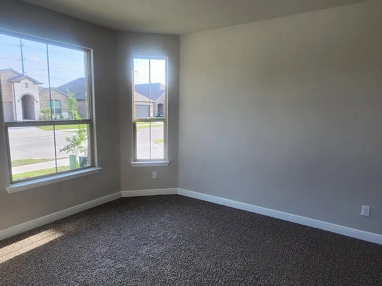 1029 Kirkham Way — Photo 3