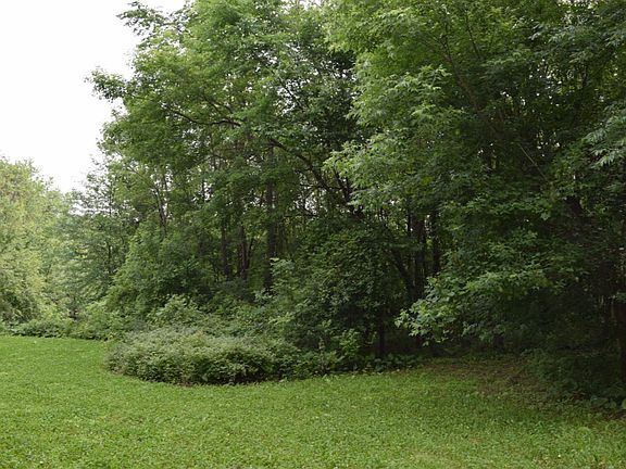 2nd image of 19 Deer Run Dr