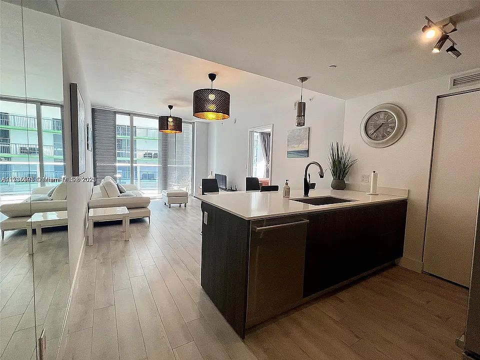 1st image of 488 NE 18th St Unit 3108