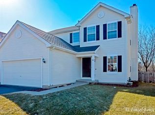 4 Rolling Hills Ct, Lake In The Hills, IL 60156