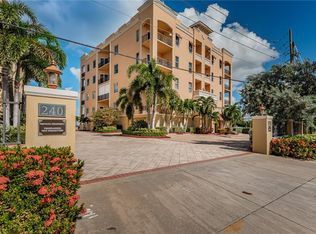 260 108th Ave APT 302, Treasure Island, FL 33706