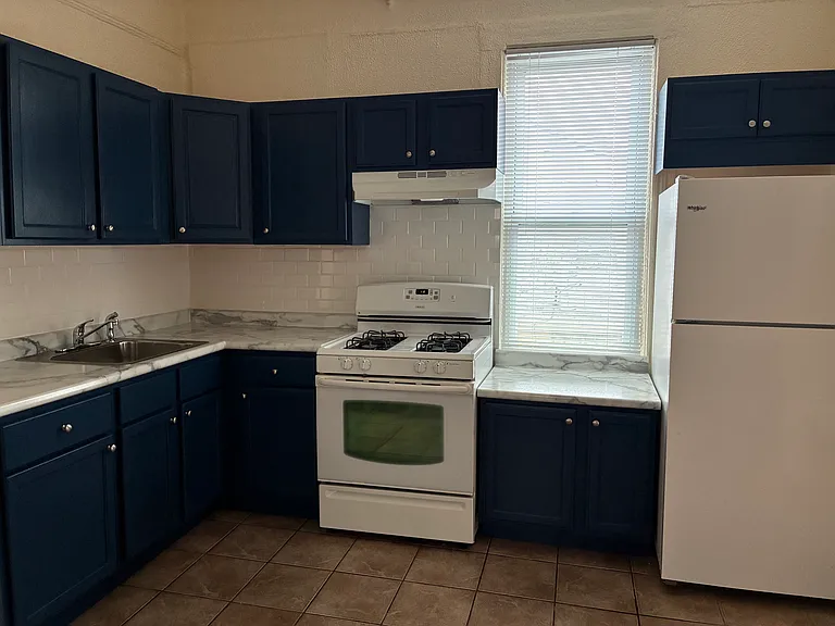 1630 W 18th Pl #2R — Photo 10