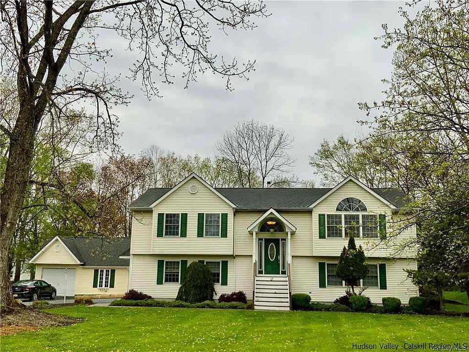 1st image of 15 Edwards Dr