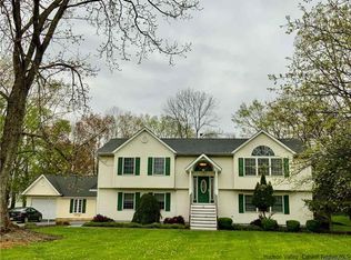 15 Edwards Dr, Pine Bush, NY 12566