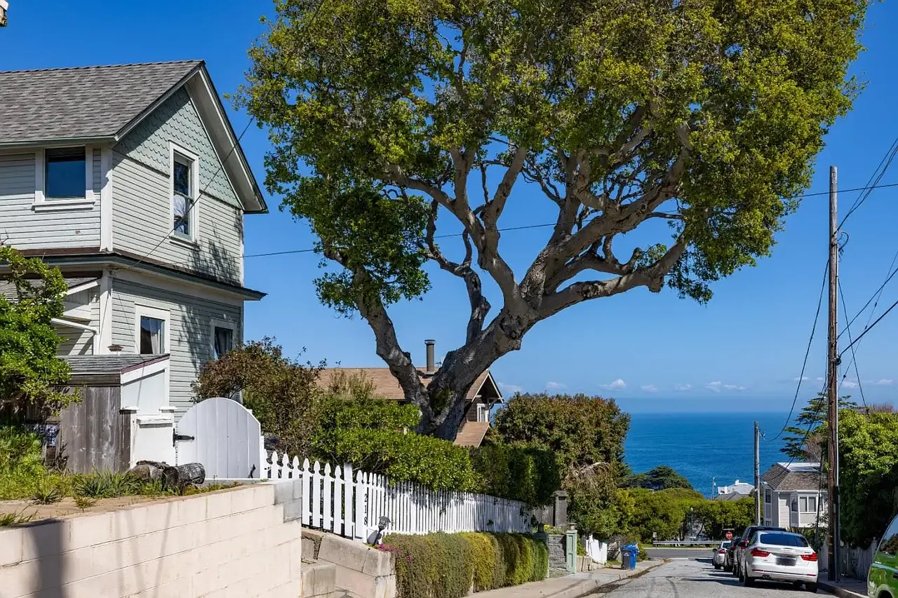 4th St, Pacific Grove — Photo 1