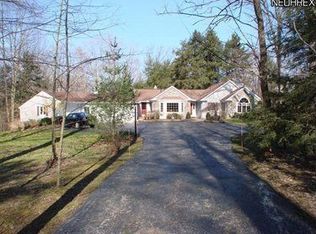 37255 Beech Hills Dr, Willoughby Hills, OH