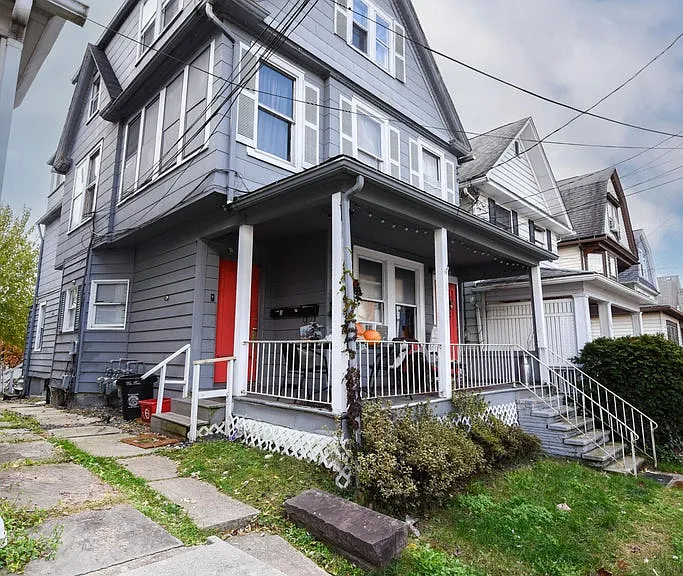 169 Madison St #2 — Photo 2