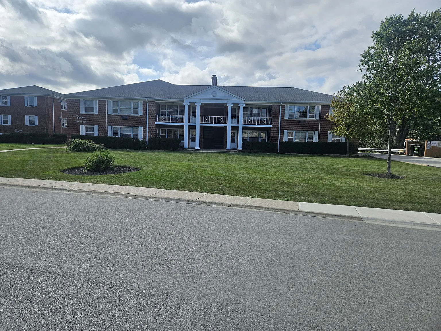 1 bed, 900 sqft, $1,750 — Photo 1