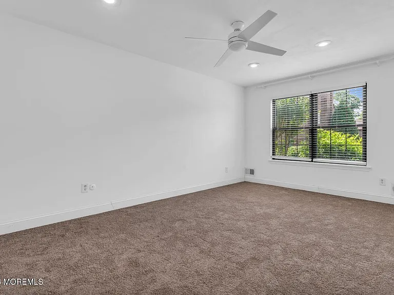 803 Wellington Pl — Photo 10
