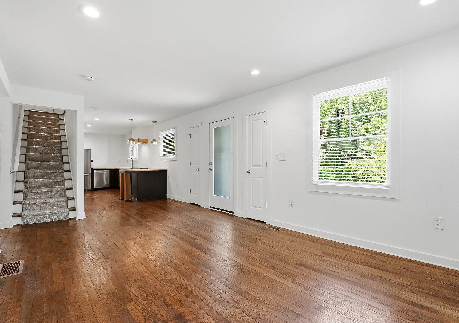3 bed, 3.5 bath, 2363 sqft, $2,695 — Photo 3