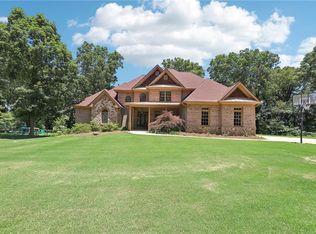 714 Old Tucker Rd, Stone Mountain, GA 30087
