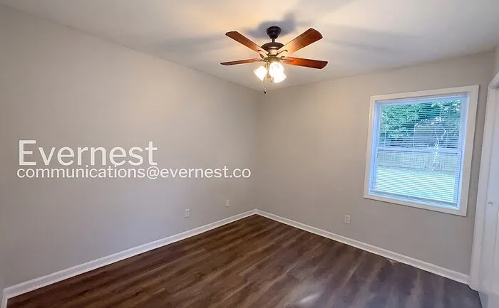 8250 Chesterfield Dr — Photo 16