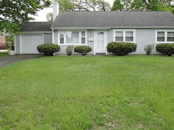 3rd image of 138 Underwood Ave