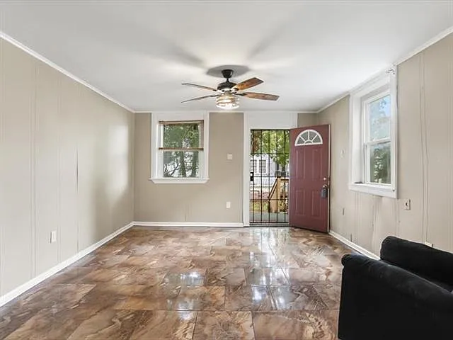 2 bed, 1.0 bath, 826 sqft, $1,300 — Photo 4