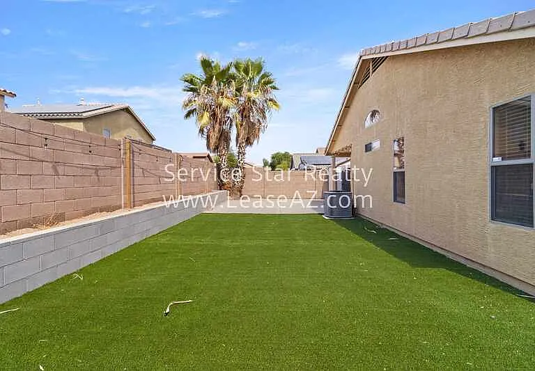 16652 W Latham St — Photo 9