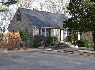 160 Drum Rock Ave, Warwick, RI 02886