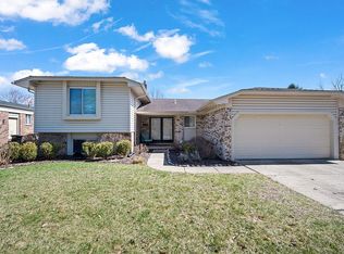 7618 Burgundy St, Canton, MI 48187