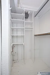 Rented by Barkoff Residential 