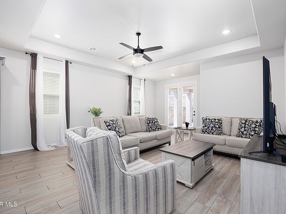 4th image of 377 Caine Pl